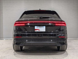 新車ショールームと併設されておりますので新車もあわせてご検討いただけます。ショールーム内には常時6台以上の新車が展示されております。