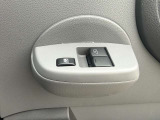 フロントパワーウインドです。