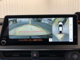 パノラミックビューモニター付き!クルマを真上から見ているかの様に、映像をモニターに表示。周囲の状況を把握しながら安心して駐車が可能です!
