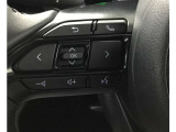 運転中目線を変えずにオーディオの操作ができるステアリングスイッチです
