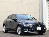 ●Audiが最初に採用したLEDポジショニングランプ。シャープなラインで昼間でも点けていたいと思うほど上品でオシャレです。夜間走行時はさらに目立ちます!