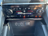 シンプルで操作しやすい運転席操作部