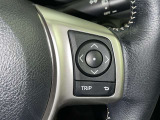 ステアリングスイッチ付き。前方から目を離すことなく操作することが可能です。