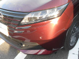 後方から車などが接近するとランプが光って知らせてくれます。車線変更の時に安心ですね。