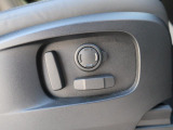 ◆パワーシート『電動パワーシートですので運転中のシート調節も安全に行えます。微調整も可能ですのであなただけのドライビングポジションを実現します。』