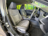 運転席シート廻りは使用感も少なく、良好な状態となっています。丁寧に使われていたことがよくわかりますね。