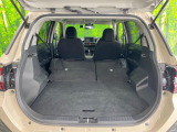 普段のお買い物や通勤、送迎等に十分な荷室スペースを確保しております。セカンドシートを倒すと、大きな荷物の積載も可能です♪