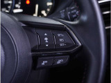 【ステアリングスイッチ】運転中、前方から目線をそらすことなく、オーディオ等の操作が可能な便利機能。安心&快適ドライブにはマストな装備。