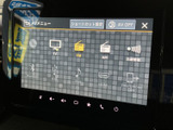 テレビやFM・AM、Bluetoothなどの項目が並び、使いたい音源を選びやすい画面です。音楽やラジオを楽しむ場面に合わせて、メニューから切り替えてお使いいただけます。