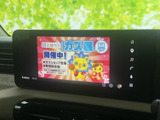停車中にテレビ映像を視聴でき、待ち時間も車内で過ごしやすくなります。番組を画面で確認できるため、休憩時などに気軽に楽しめる装備として活用いただけます。
