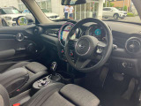 このお車はMINI NET浦和美園に展示中です!総在庫900台を当店でご案内可能です!ご来場、お問い合わせをスタッフ一同お待ちしております。