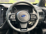 インテリアに合わせたデザインのステアリングは、運転される方のことも考え、運転しやすい形状、大きさです。是非一度、実際に触ってお確かめください。