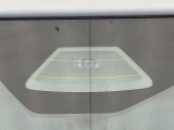 【スズキ セーフティサポート】走行中に前方の車両等を認識し、衝突しそうな時は警報とブレーキで衝突回避と被害軽減をアシスト。より安全にドライブをお楽しみいただけます。