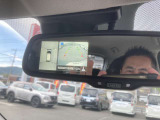 アラウンドビューモニター(全方位カメラ)付きなので、狭い道も車庫入れも丸見えで安心!ソナーで障害物を警告するのでバックが苦手な方も、得意な方も安全度UP!