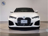 【キドニーグリル】BMWは約90年もの間、ほぼ全ての車両にひと目でBMWだと分かるこの特徴的なフロントグリルが備えられ、デザイン・アイコンとして親しまれてきました。