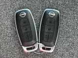 運転席・助手席シートバックテーブル付!!!走行中は使用しないでください。