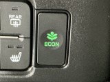 ★ECONスイッチ★ エコドライブを加速しよう!スイッチをONにすると、運転の仕方によるロスを抑え込み燃費をよくするようクルマが頑張ります(*^ー^*)燃費向上にチャレンジ♪