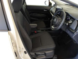 厚みがあって、座り心地が良いソファーのようなシート。運転席も助手席もリラックスしてゆったり座れます。