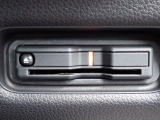 ■【ETC車載器】が装備されています。セットアップをしてお渡しとなり、ETCカードを差し込むだけで高速道路の利用が可能です。