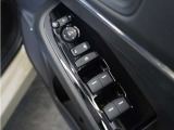 ◆パワーウィンドウスイッチ◆運転席から全席の窓の開閉操作を行うことが出来いつでも換気ができます!