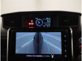 スマートキー付きです。スマートキーとは鍵を車に差し込まなくても、ドアノブを触ったりするだけで、ドアロックを解錠できます。これが凄く便利なんですよ。