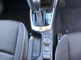 スカイアクティブ6AT、スムーズな発進とダイレクトなシフトフィールを実現しました。運転のしやすさが更に際立ちます。