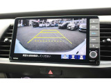 車庫入れ時は、バックカメラ3アングル切替で安心です。