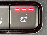 【シートヒーター】寒い日に重宝するシートヒーター!エアコンより早く温まってくれるので寒がりの人も安心ですね♪エアコンの温風は乾燥するから苦手、という方にもをおすすめです。