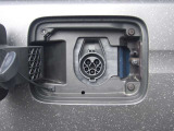 普通充電ポート       自宅での充電が可能       (約4.5時間)      大容量バッテリー29.6kwh