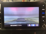 【バックカメラ】運転が苦手な方も車庫入れラクラクです!ギアをリバースに入れれば自動的に切り換わりますので、面倒な操作は不要です♪狭い駐車場もお車を傷つけず安心ですね!