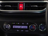 車内を快適に、オートエアコンを装備しています。