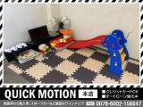 キッズスペースもご用意しております♪DVDをご用意しておりますのでお子様連れでのご来店もお気軽にどうぞ♪