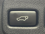 【パワーバックドア】スマートキーや運転席のボタンを押すだけでリアゲートが自動で開閉します!荷物を持っている時や、高い位置にあるバックドアを閉める際に便利な機能です♪
