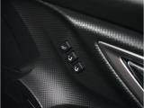 運転席のシートポジションメモリー機能は、登録済みの運転者と交代しても、シートポジションの変更の手間がかかりません。