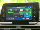iPodやSD、FM/AM、テレビ、USB、CD、Bluetooth Audioなど、選べる音源が画面上に並びます。使いたいメディアを確認しやすく、日常の移動を快適にサポートします。