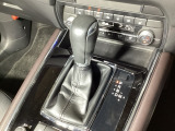 アクセルペダルを踏み込む量や速さに応じて変速パターンを制御し、人馬一体の運転感覚を発揮してくれる6速オートマ!