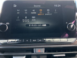 直感的な操作で快適にドライブを楽しめます。様々な接続方法に対応し、お好きな音楽や情報を手軽に利用できます。