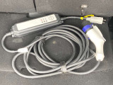 純正OP充電コードが付属しております。