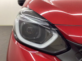 ★ LEDヘッドライト ★シャープで精悍なフロントフェイスを演出するLEDヘッドライト。機能性とデザイン性を兼ね備えた魅力的な装備です♪