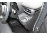 当店は全車『ロングラン保証』付!(1年間、距離無制限 HV車はHV保証付) 別途延長保証もご用意しております♪ ぜひ現車を確認にご来店ください