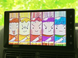 テレビ番組の映像を画面いっぱいに表示でき、停車中の休憩時間などに映像を楽しめます。画面表示が見やすく、手軽にテレビを視聴できるため、車内で過ごすひとときにも便利。