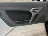 より多くの一般の方へ車を届けれればと思っておりますので同業者様への販売は極力控えさせて頂いております。ご了承下さい。