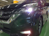 LEDヘッドライト。省電力で明るく遠くまで照らし、夜道や雨天時などの安心感を高めます。点灯の瞬間から光量を放つLEDの特性により、トンネルへの進入直後などでも安心感のある視界を提供します。