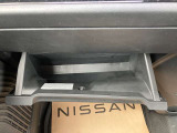 【グローブボックス】箱型のティッシュペーパーが入ります♪