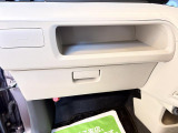 よく使うものが手を伸ばせばすぐ届く。機能的で充実した収納。