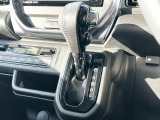 展示場では実際に見て、触ってお車をお選びいただけます!知識の豊富な営業スタッフが様々なカーライフをご提案いたします!