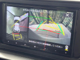 【パノラミックビューモニター】専用のカメラにより、上から見下ろしたような視点で360度クルマの周囲を確認することができます☆死角部分も確認しやすく、狭い場所での切り返しや駐車もスムーズに行えます。