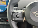 前方の車両を検知し、設定速度内で自動で加減速。渋滞や高速道路での運転負担を軽減し、安全かつ快適に車間距離を維持できます。