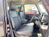 運転席シート廻りは使用感も少なく、良好な状態となっています。前オーナー様が丁寧に使っていたことがよくわかりますね。