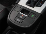 ◆パーキングセンサーシステム◆車庫入れの時などに近くに障害物がある場合、障害物までの距離を音で知らせてくれます。